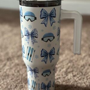 Ski-Themed White and Blue Insulated Tumbler